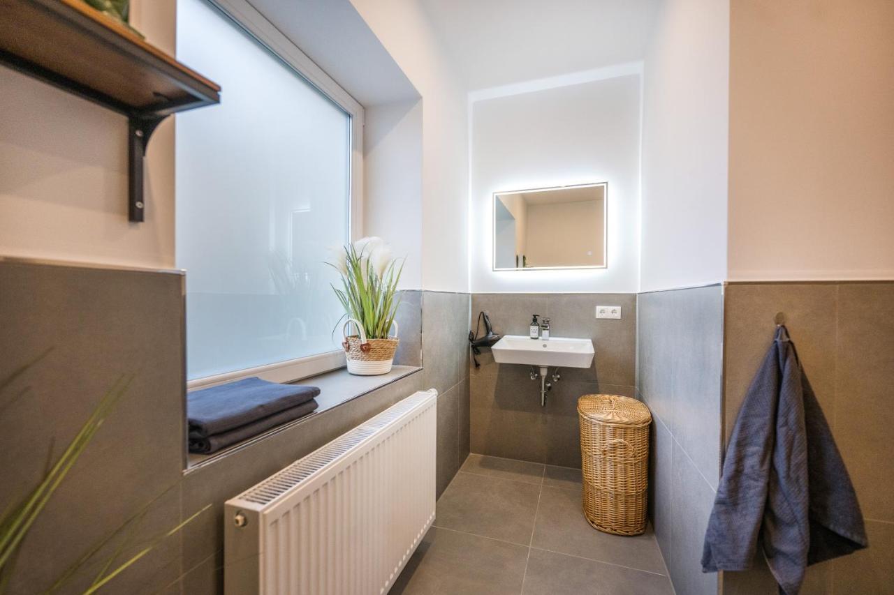Apartment 120qm, Cozy Apartment, Sehr Zentral Am Hbf, 3sz